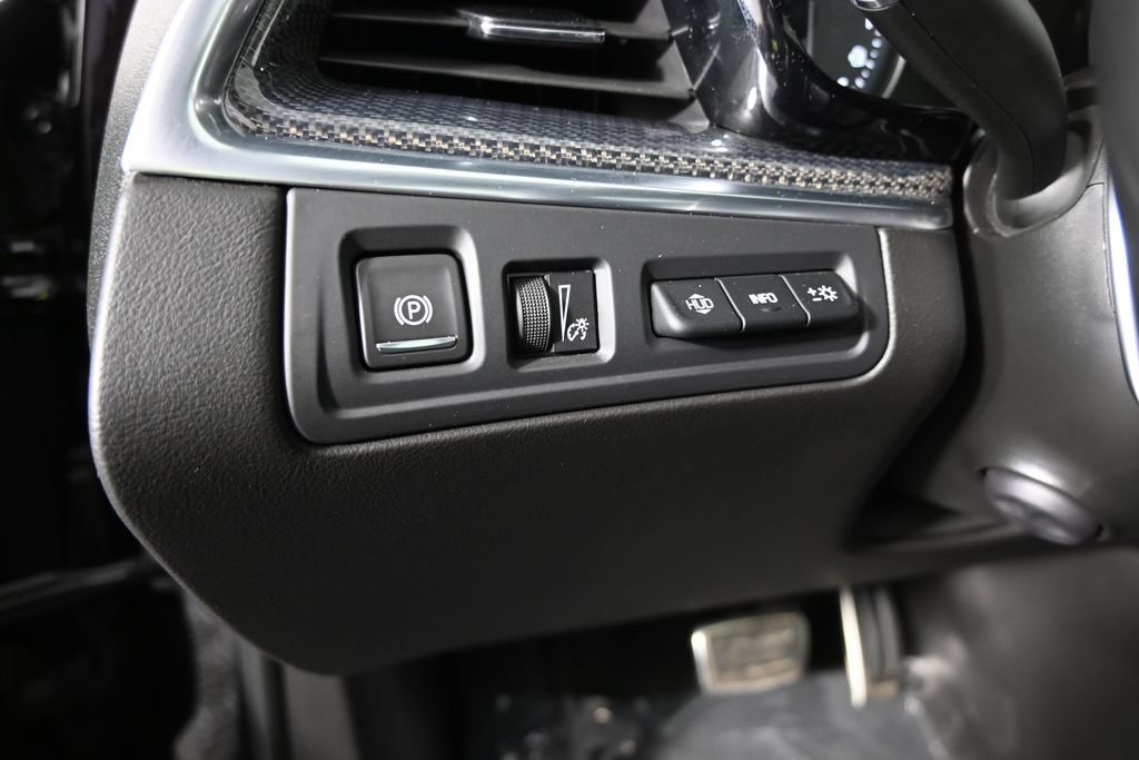 Certified 2025 Cadillac XT5 Sportv w/ Technology Package AWD/4WD image 24
