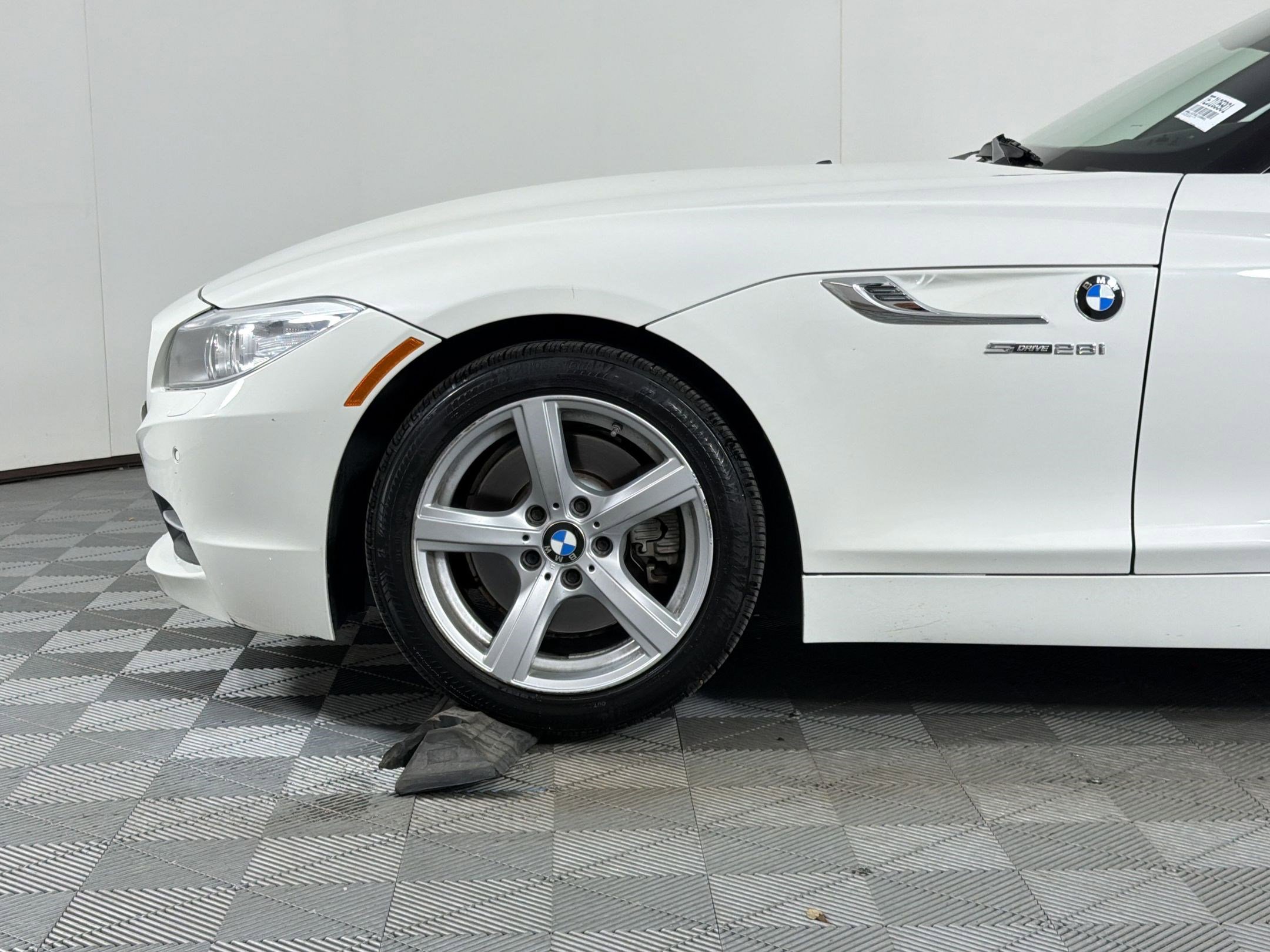 Used 2014 BMW Z4 sDrive28i image 11