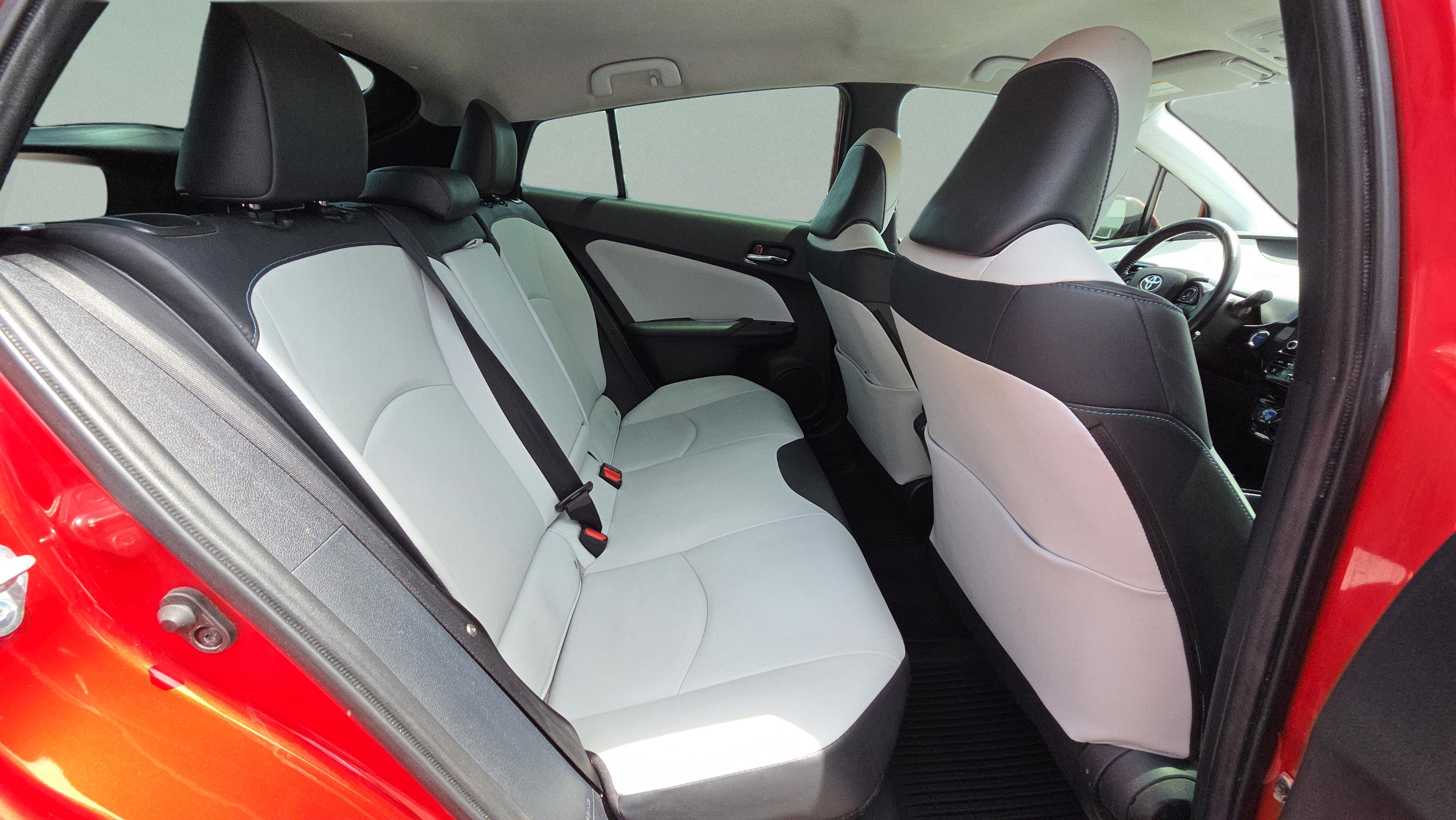 Used 2022 Toyota Prius XLE FWD image 15