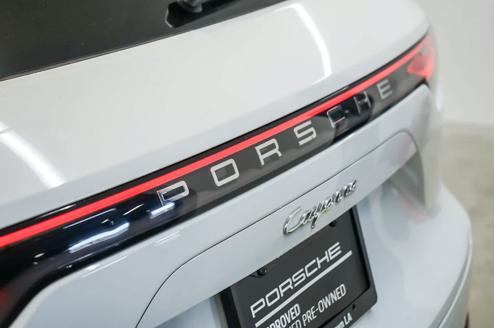 Certified 2023 Porsche Cayenne AWD/4WD image 12