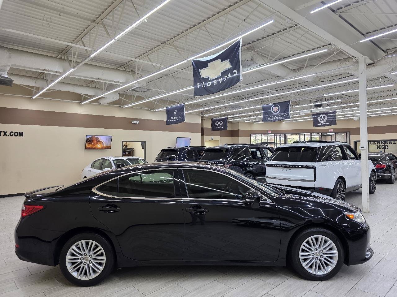 Used 2015 Lexus ES 350 w/ Luxury Package FWD image 5