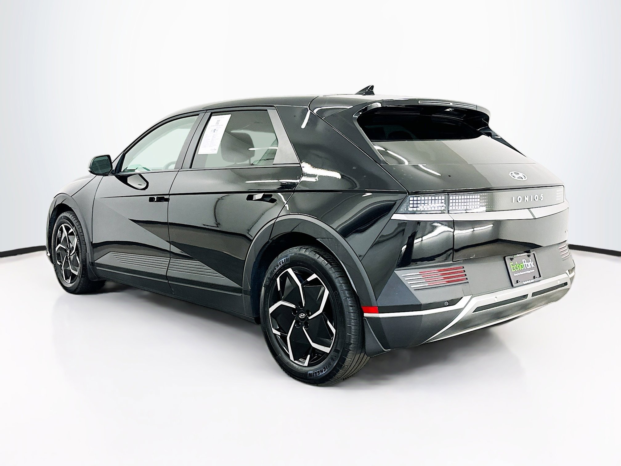 Used 2024 Hyundai Ioniq 5 SEL AWD/4WD image 5