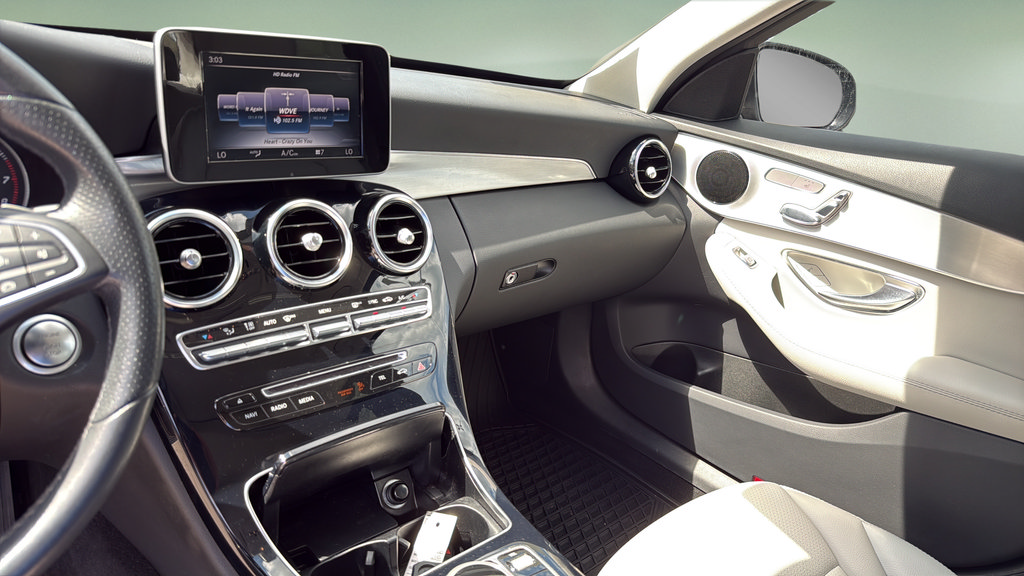 Used 2018 Mercedes-Benz C 300 4MATIC Sedan image 24