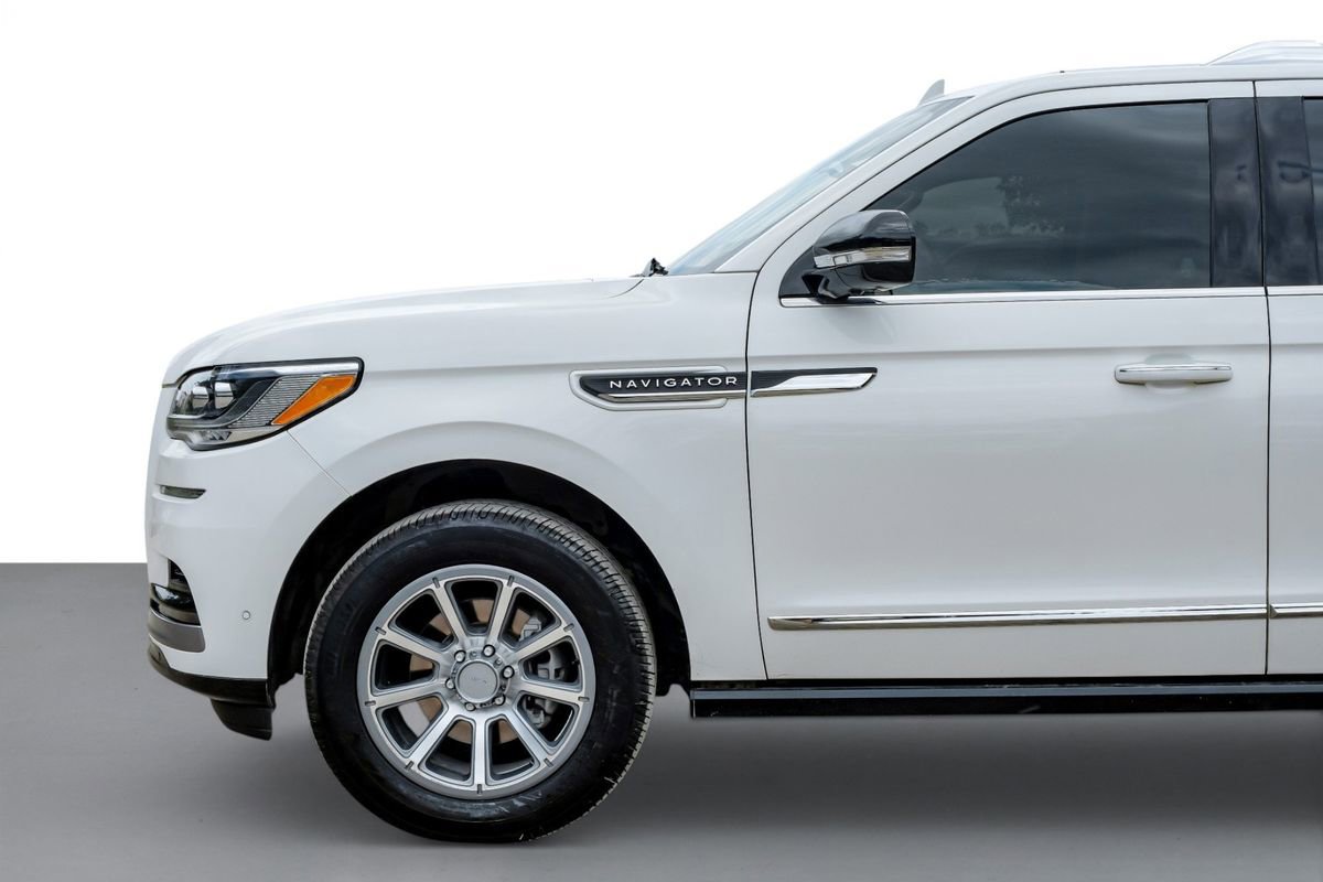 Used 2022 Lincoln Navigator L Reserve AWD/4WD image 10