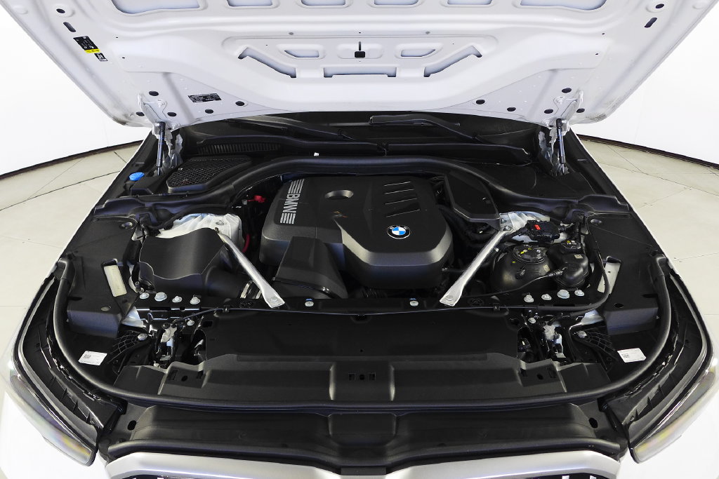 Certified 2024 BMW 530i w/ Convenience Package RWD image 6