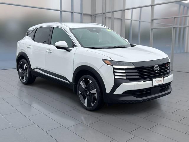 Used 2025 Nissan Kicks SR AWD/4WD image 1