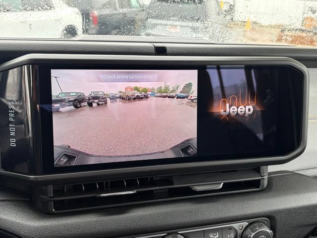 New 2026 Jeep Gladiator Sport AWD/4WD image 3