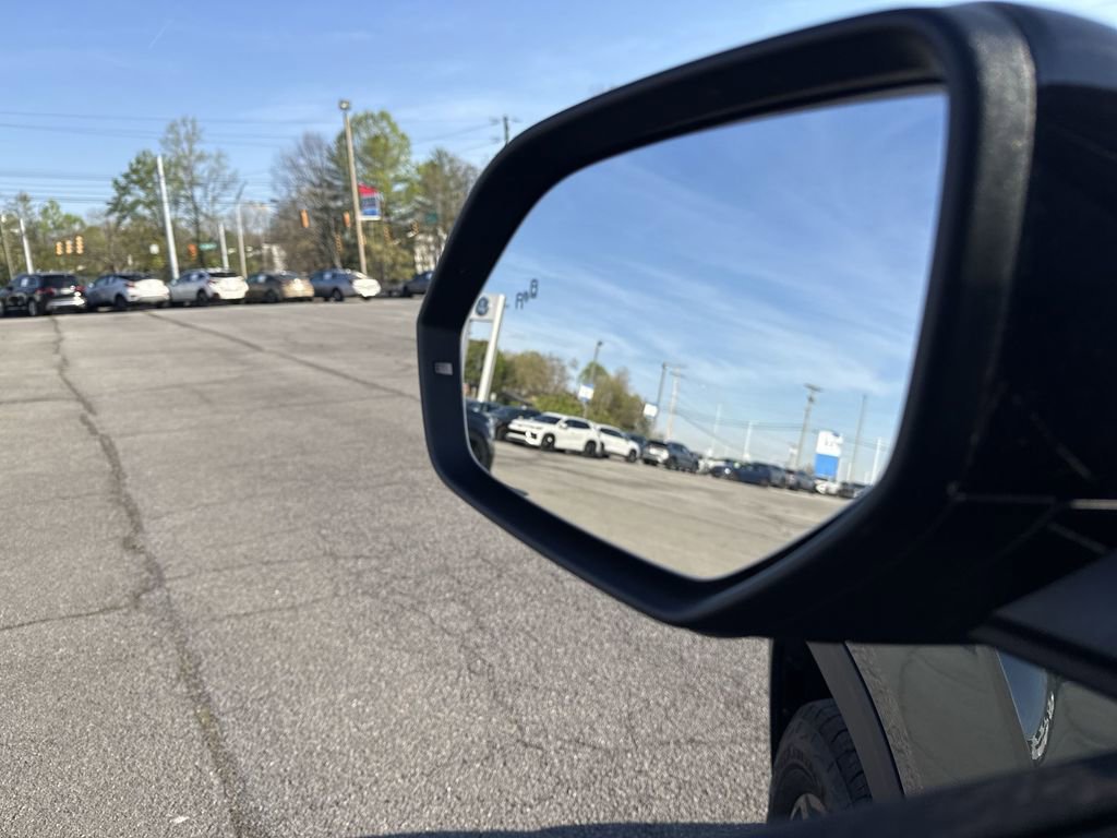 Used 2025 Volkswagen Atlas Peak Edition SE image 23