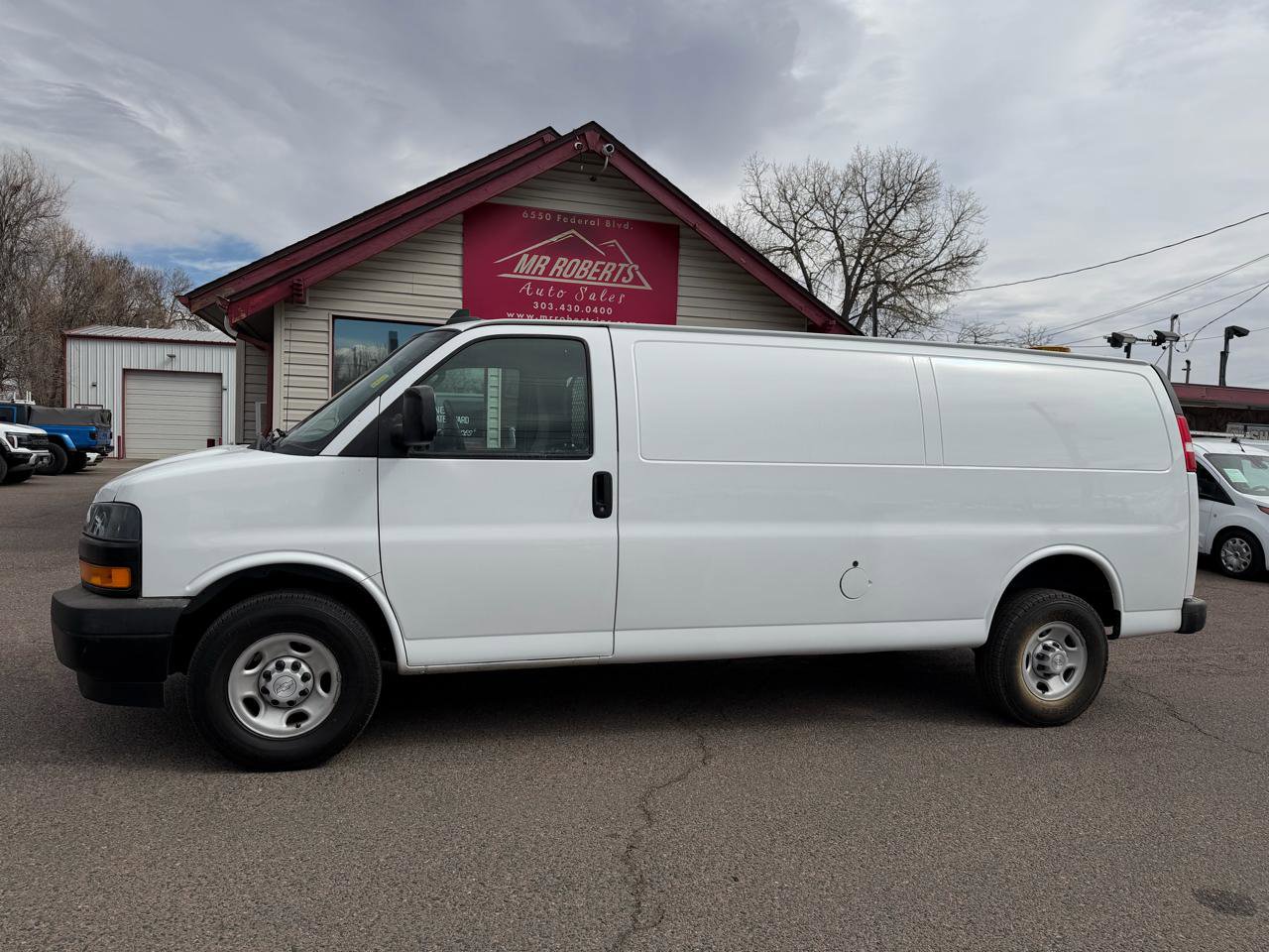 Used 2020 Chevrolet Express 2500 Extended w/ Communications Package image 5
