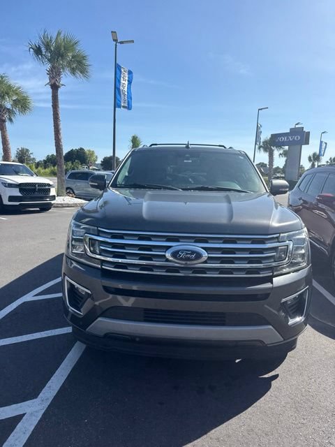 Used 2019 Ford Expedition Limited w/ Special Edition Package RWD image 3
