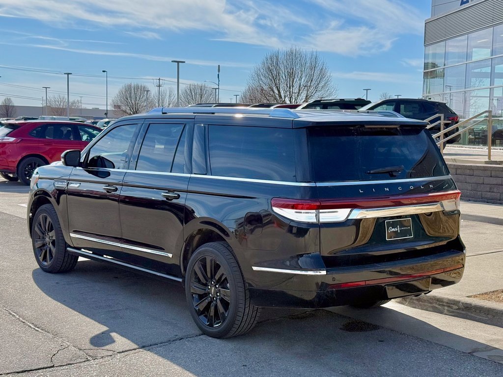 Used 2022 Lincoln Navigator L Reserve image 3