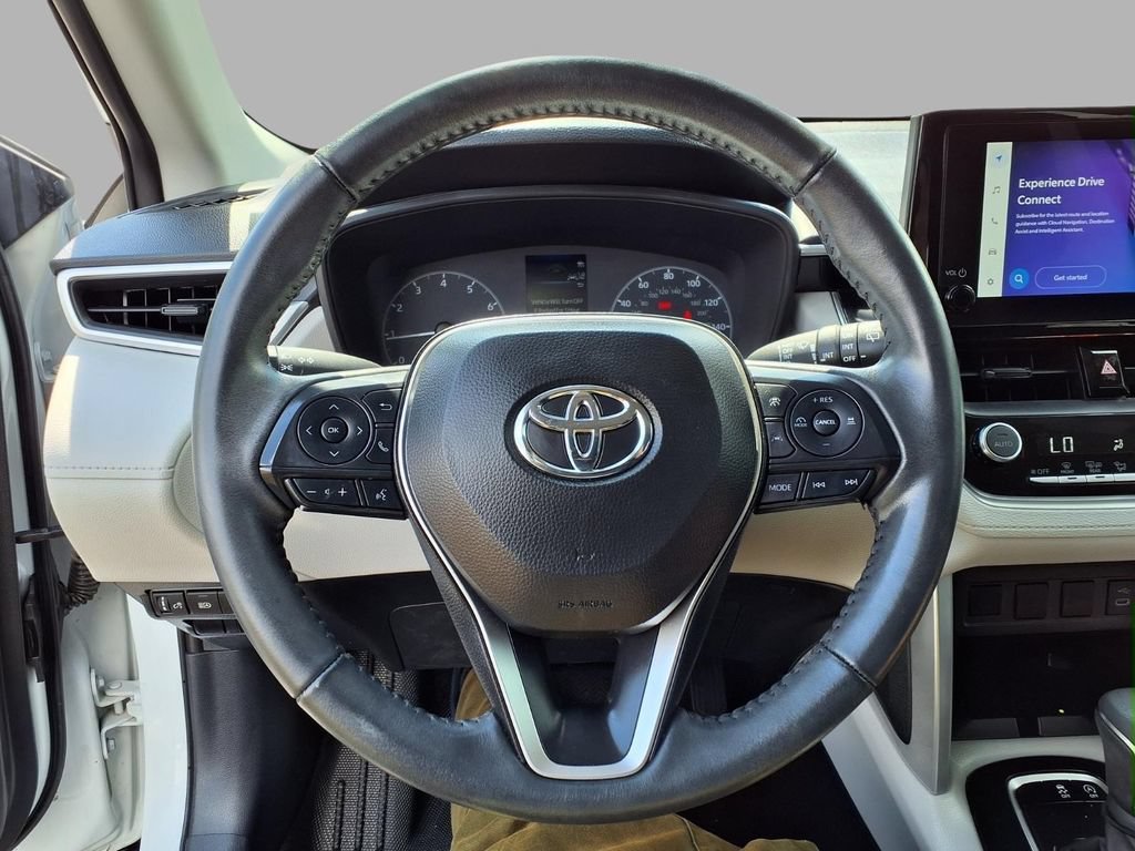 Used 2024 Toyota Corolla Cross LE AWD/4WD image 15