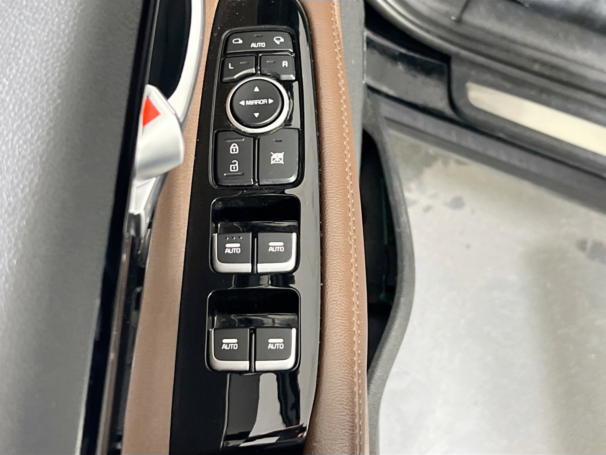 Used 2020 Kia Sorento SX image 18