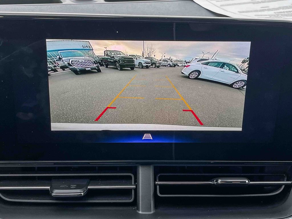 Certified 2025 Chevrolet Trax LT w/ LT Convenience Package image 46