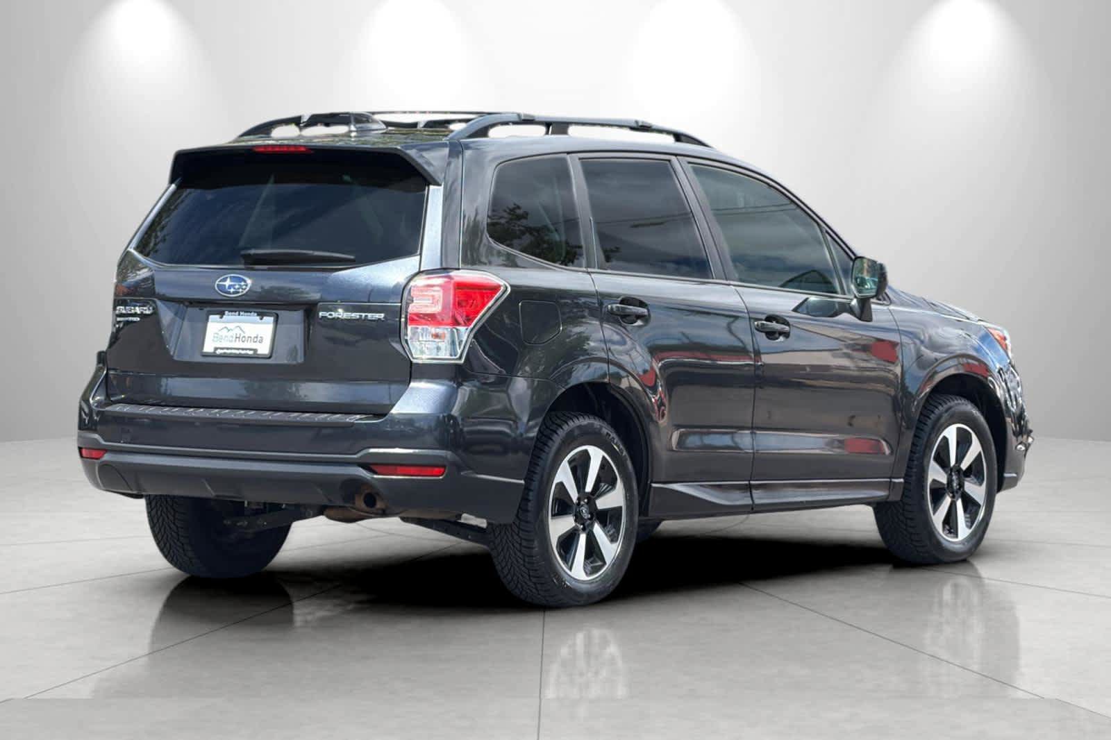 Used 2018 Subaru Forester 2.5i Premium w/ Popular Package #2A AWD/4WD image 2