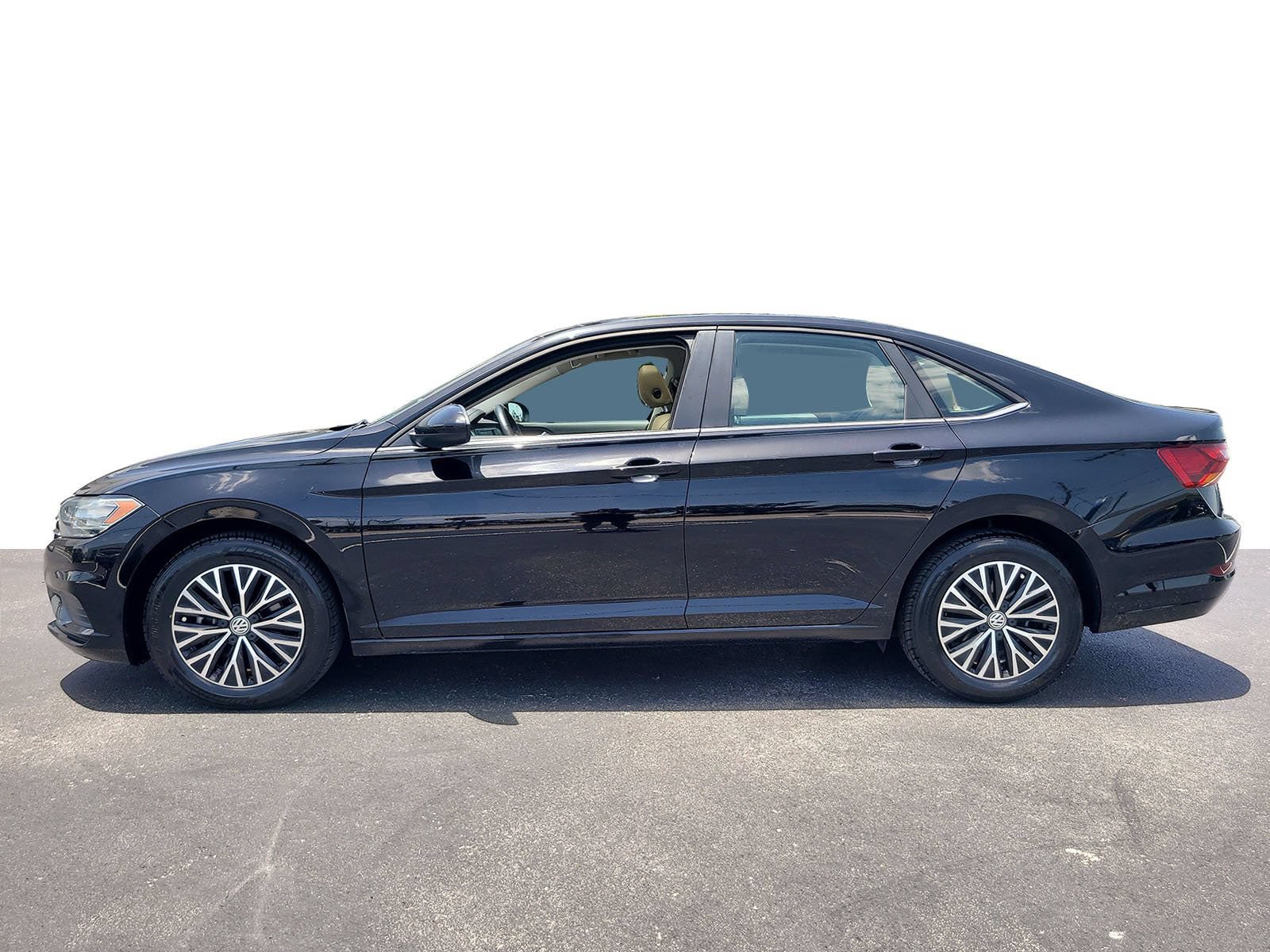 Used 2019 Volkswagen Jetta SE w/ Cold Weather Package FWD image 5