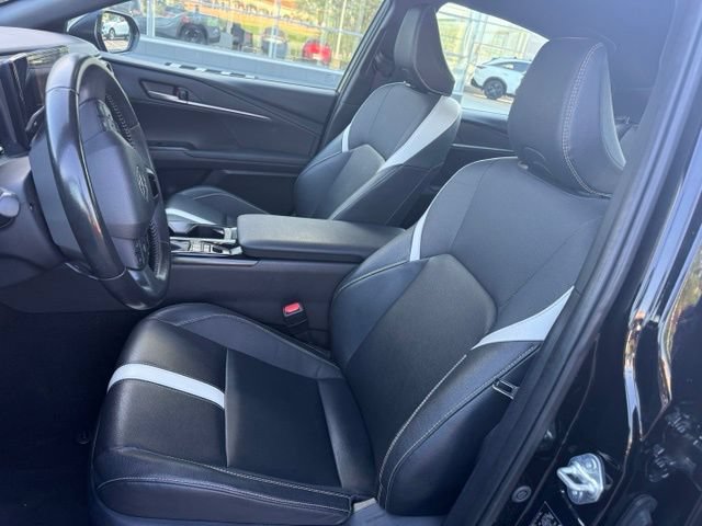 Used 2025 Toyota Camry SE FWD image 4