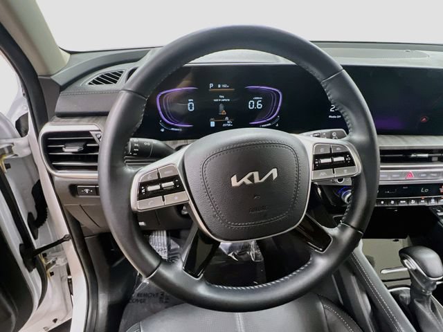 Certified 2024 Kia Telluride EX w/ EX Captain's Chair Package FWD image 11