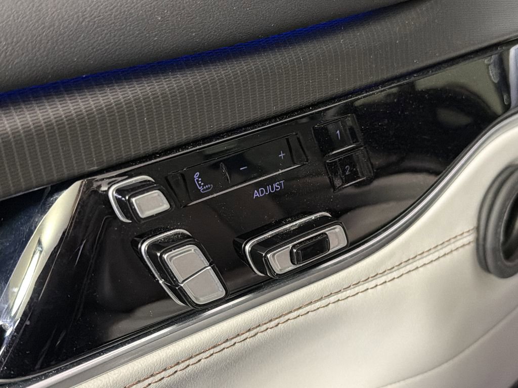 New 2026 Jeep Grand Wagoneer Summit w/ Premium Group III image 14