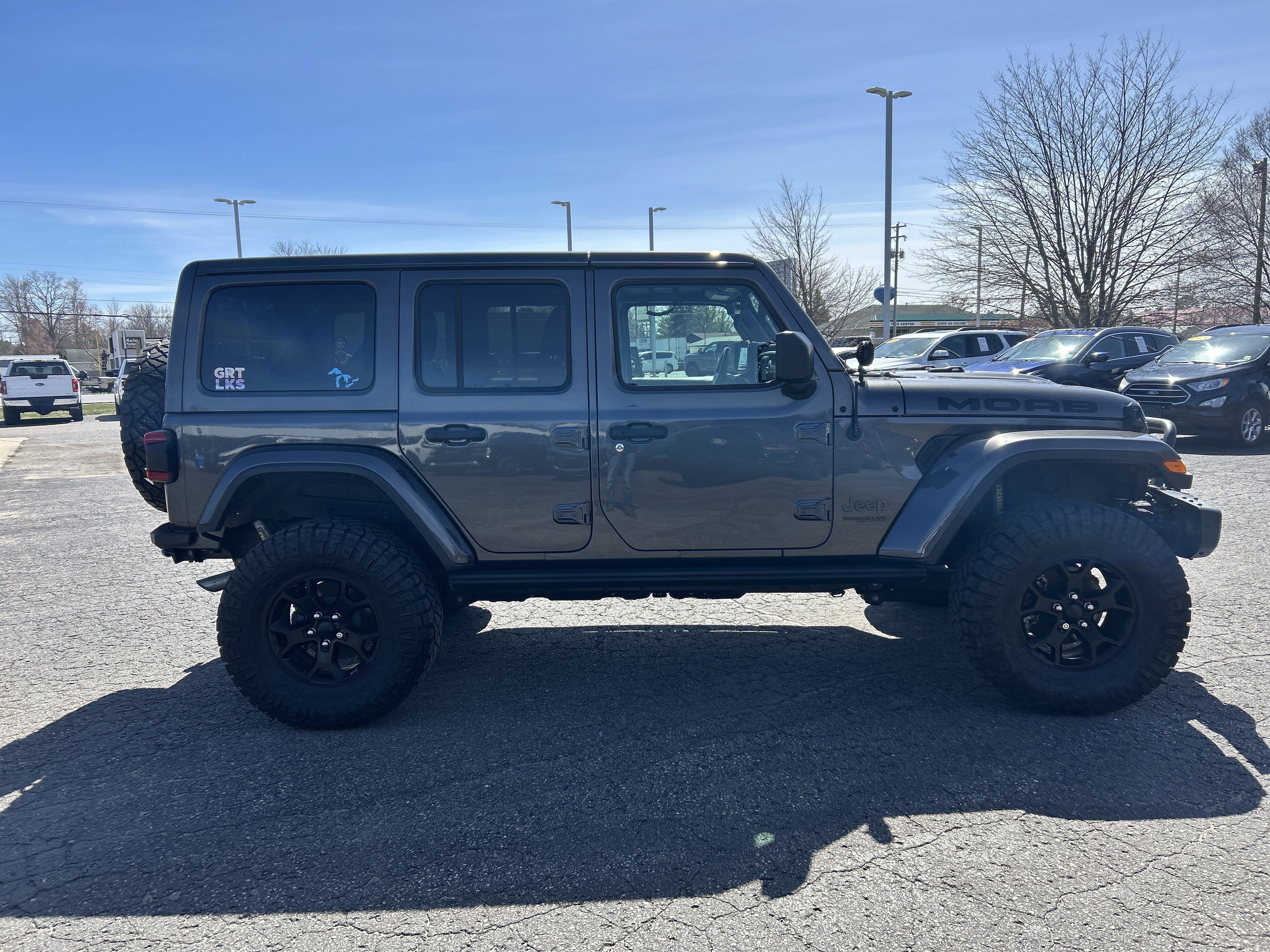 Used 2019 Jeep Wrangler Unlimited Sahara w/ Quick Order Package 24M Moab image 3