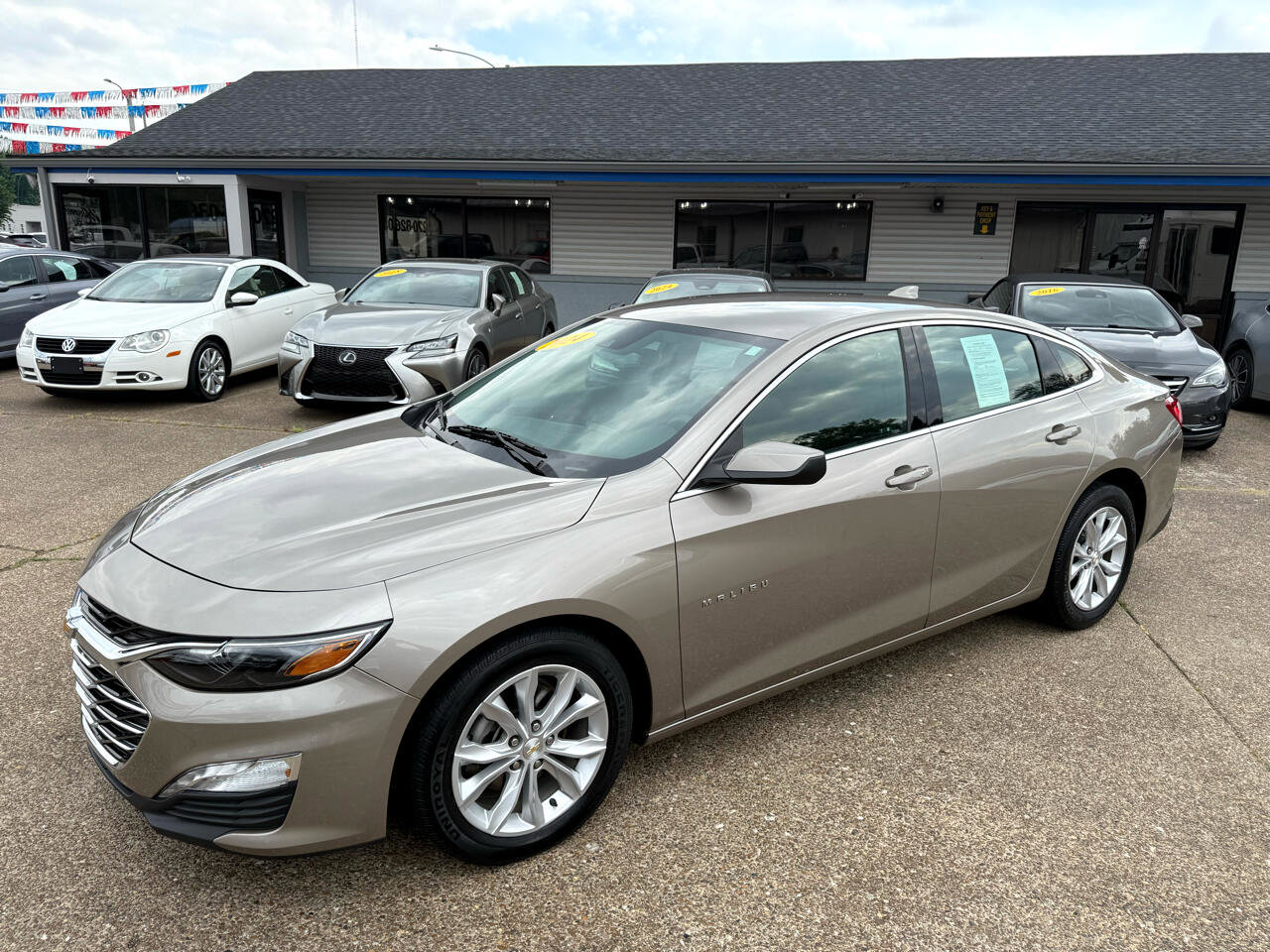 Used 2024 Chevrolet Malibu LT image 3