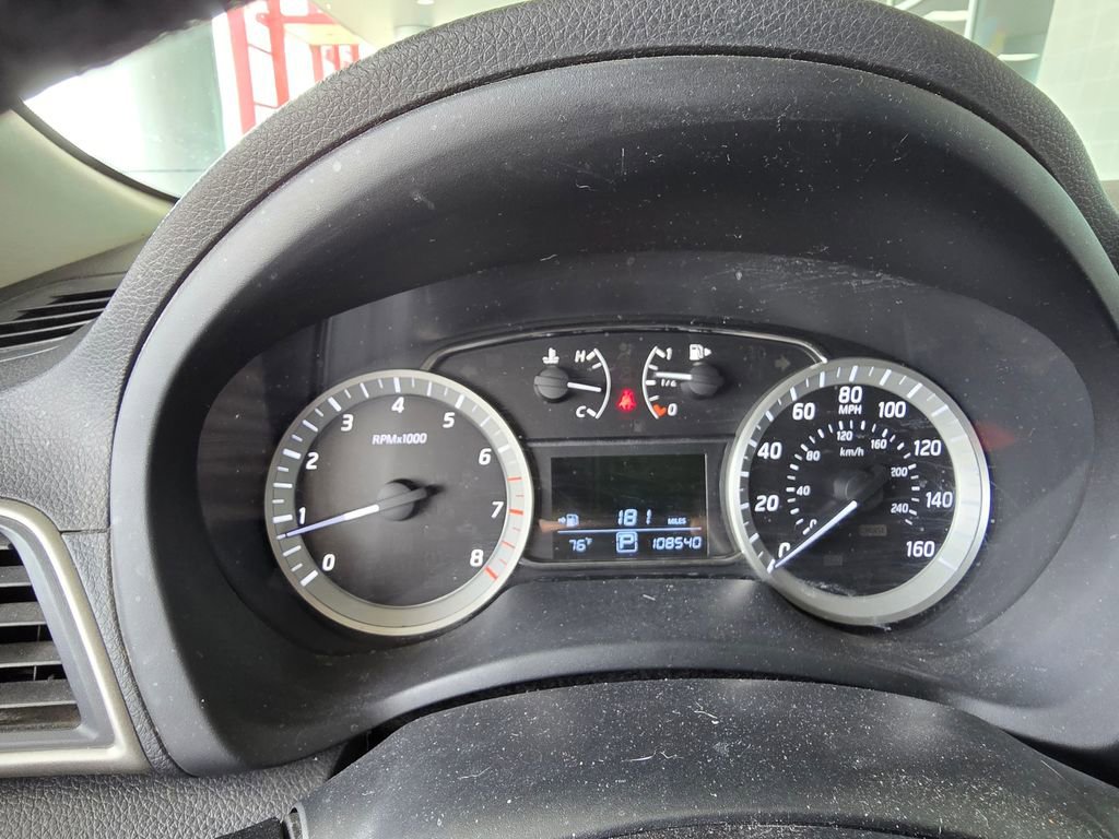 Used 2015 Nissan Sentra SR w/ SR Premium Package image 24