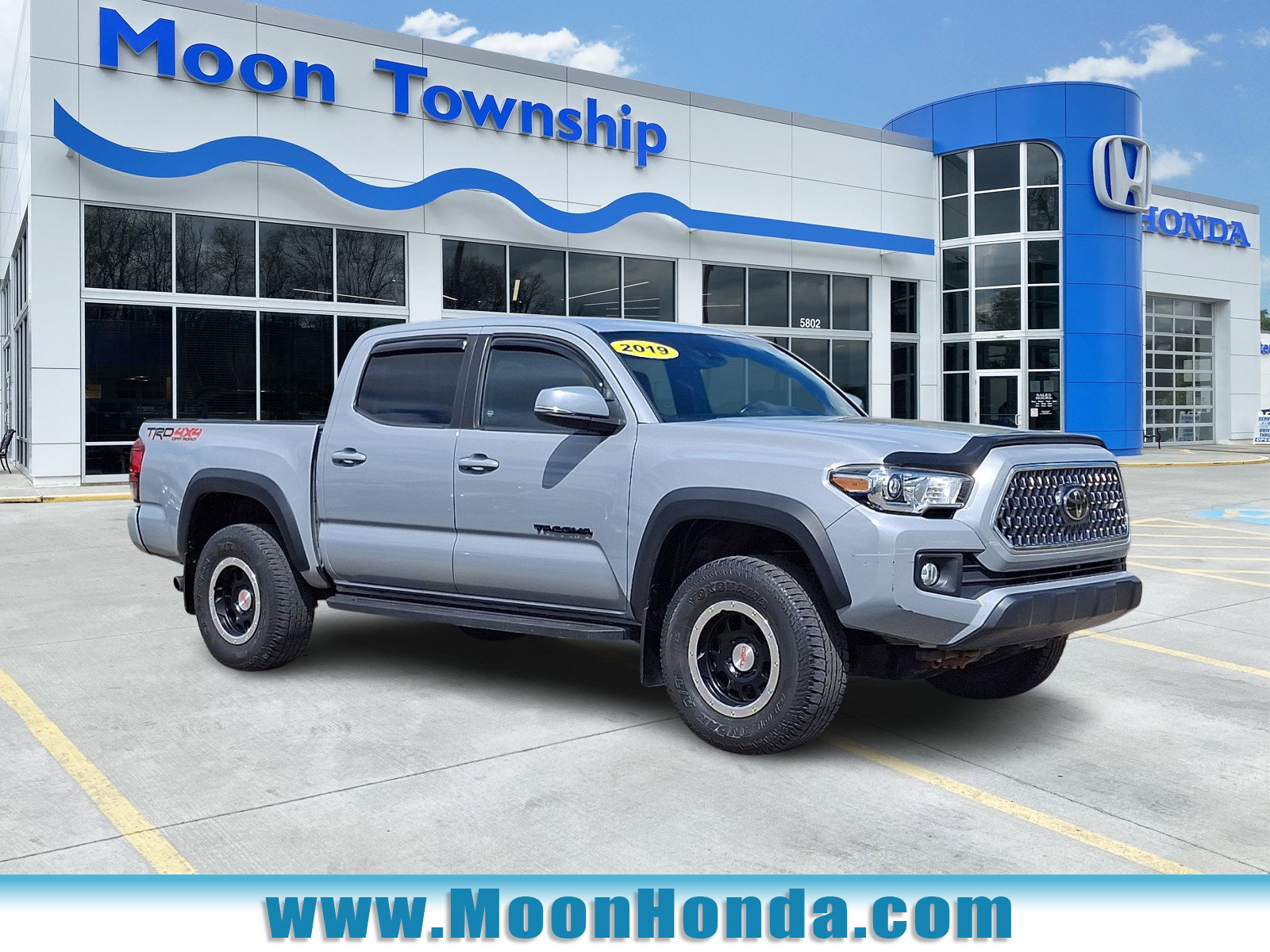 Used 2019 Toyota Tacoma TRD Off-Road w/ TRD Premium Off Road Package image 1