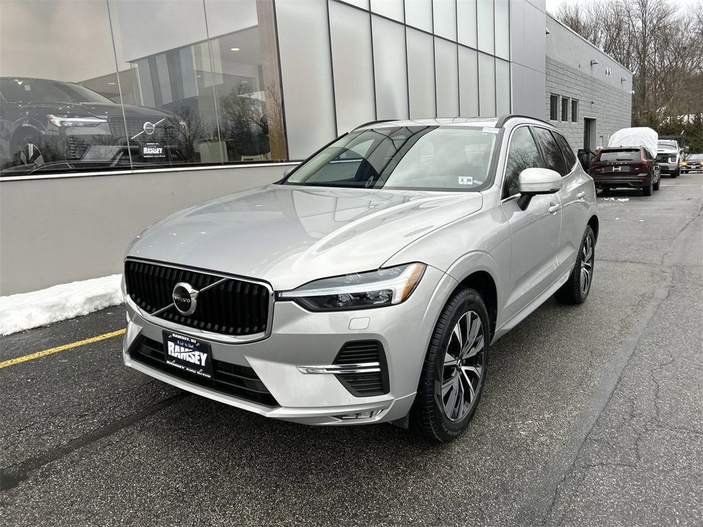 Certified 2023 Volvo XC60 B5 Core w/ Climate Package image 4