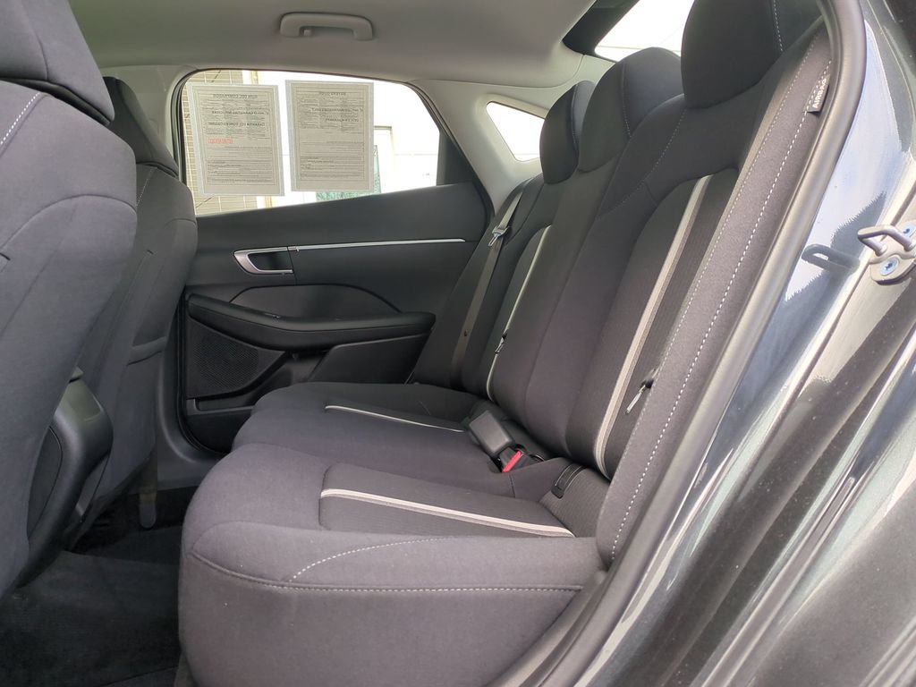 Used 2025 Hyundai Sonata SE FWD image 14