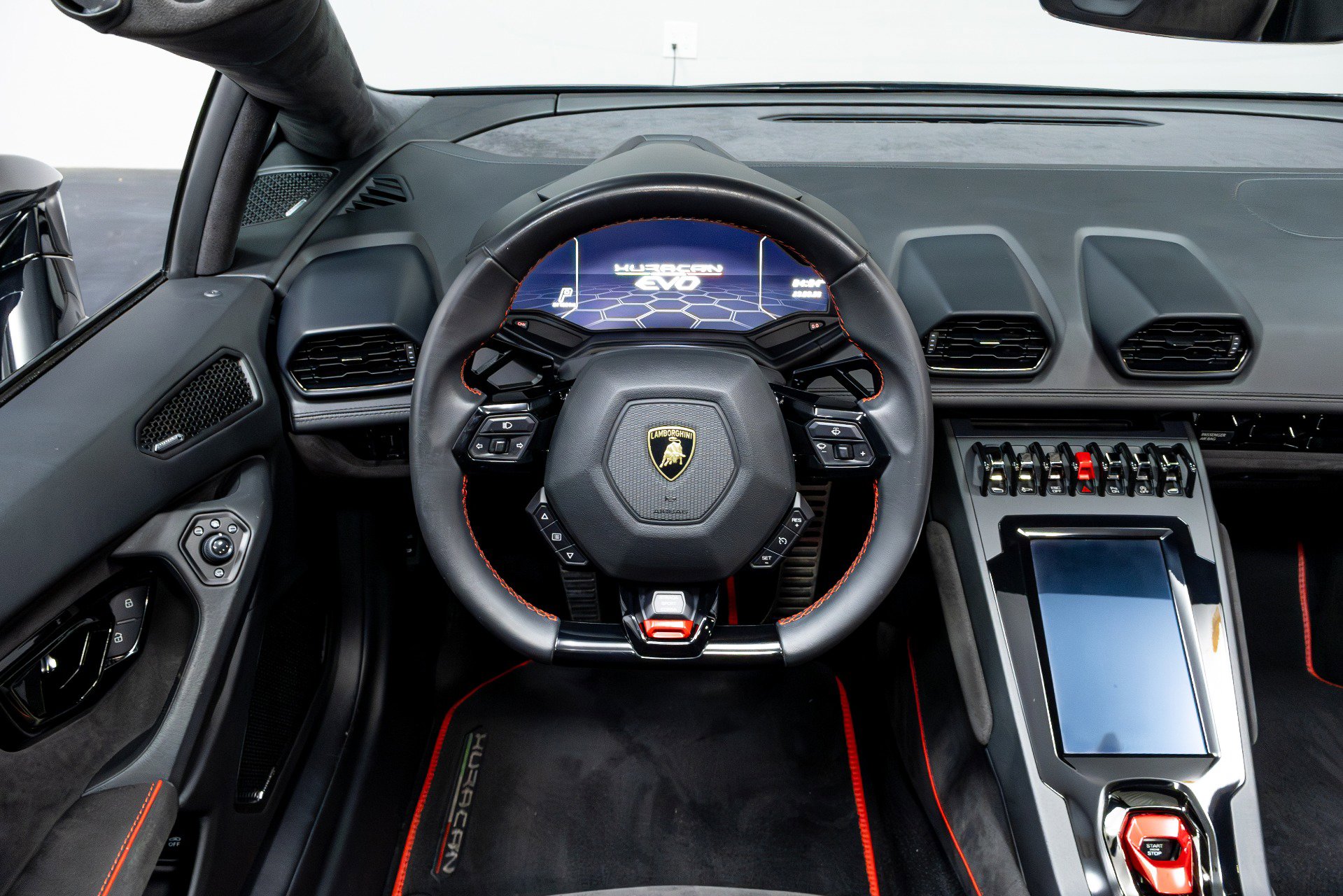 Used 2020 Lamborghini Huracan EVO image 60