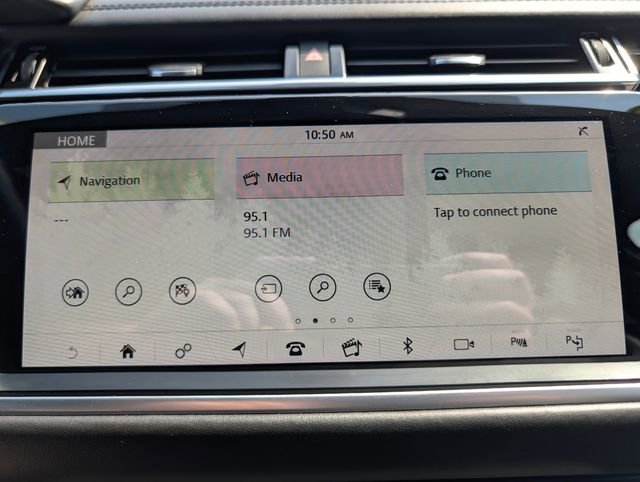 Used 2019 Land Rover Range Rover Velar S AWD/4WD image 25