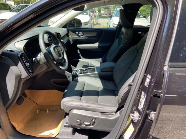 New 2026 Volvo XC40 B5 Plus w/ Protection Package Premier image 11