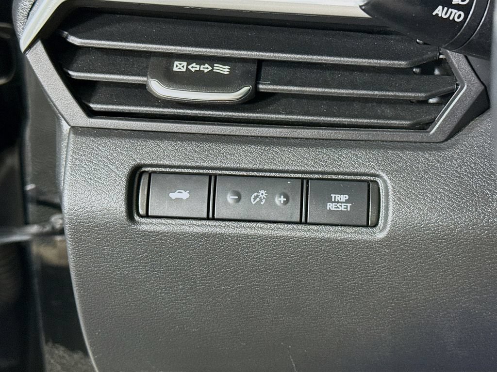 Used 2021 Nissan Altima 2.5 SR FWD image 17