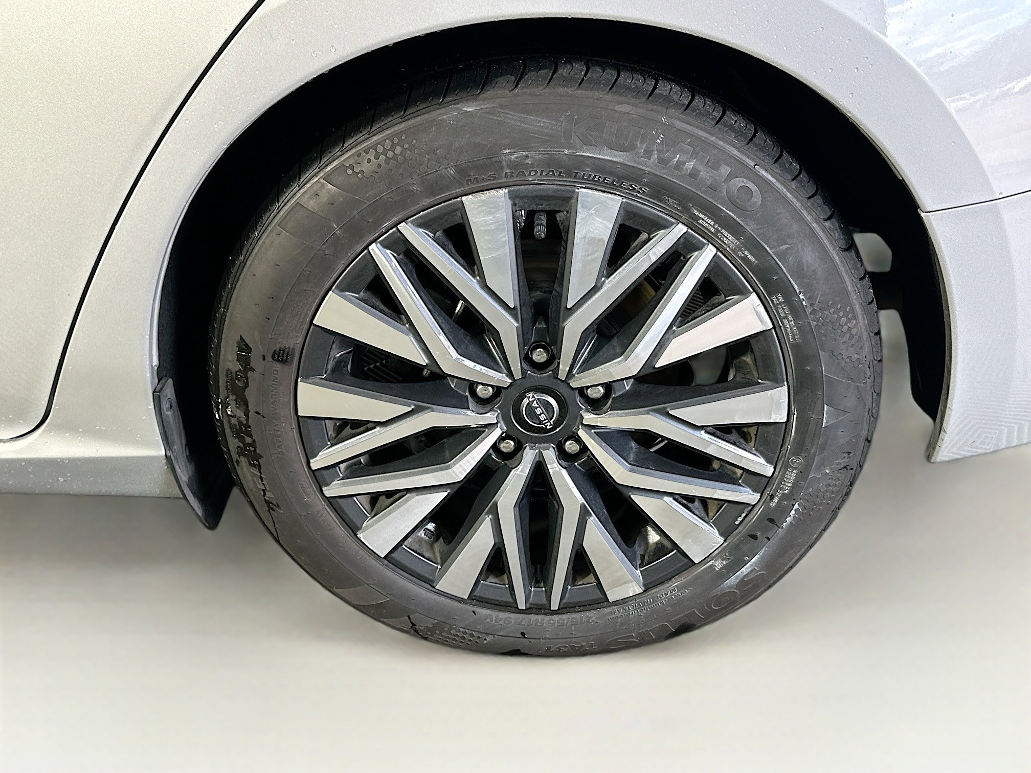 Used 2024 Nissan Altima 2.5 SV image 11