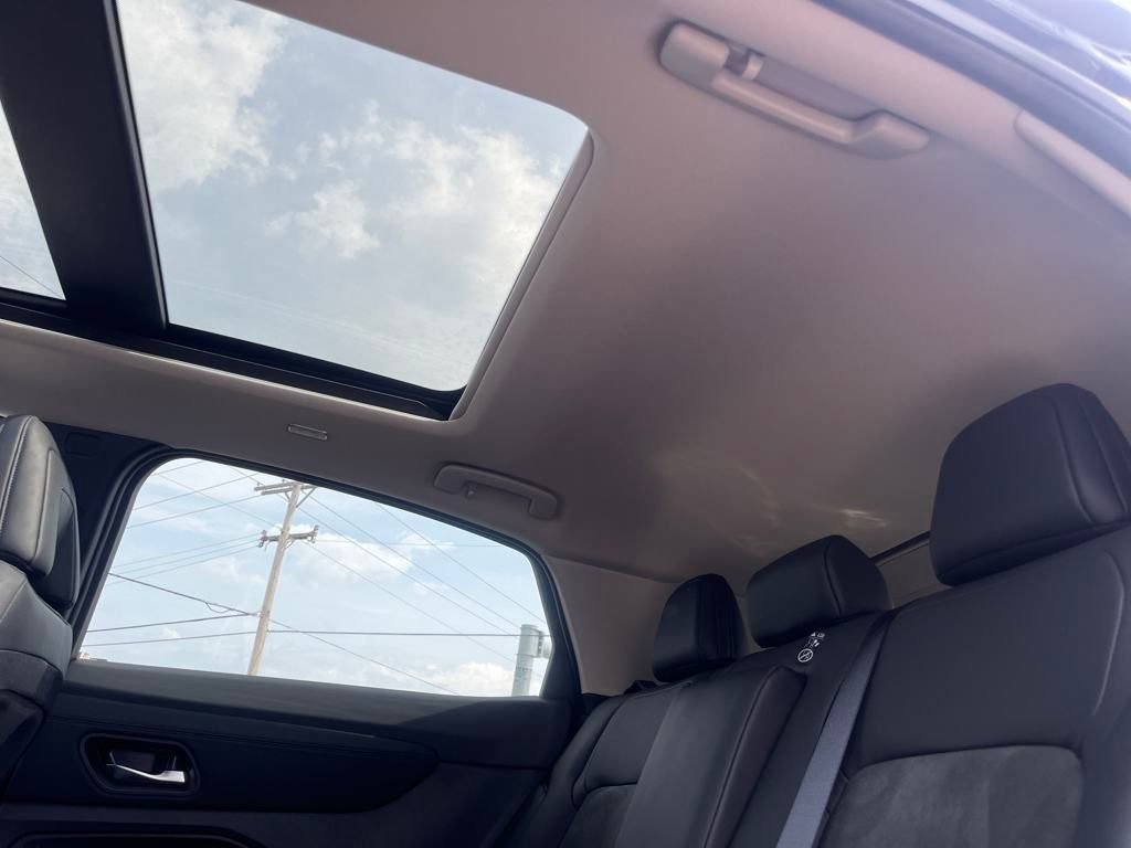 New 2025 Nissan Ariya AWD image 16