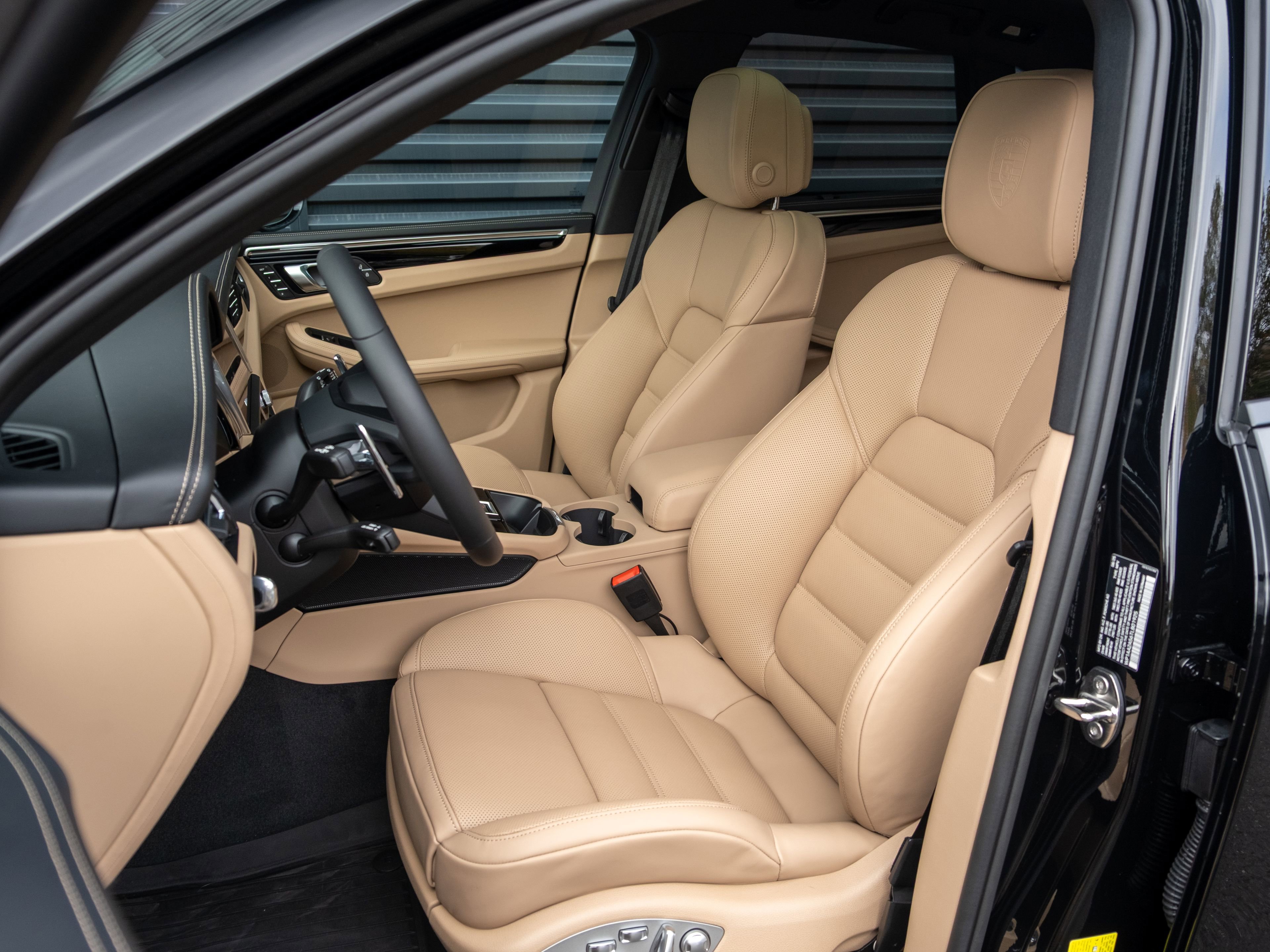 Used 2026 Porsche Macan image 5