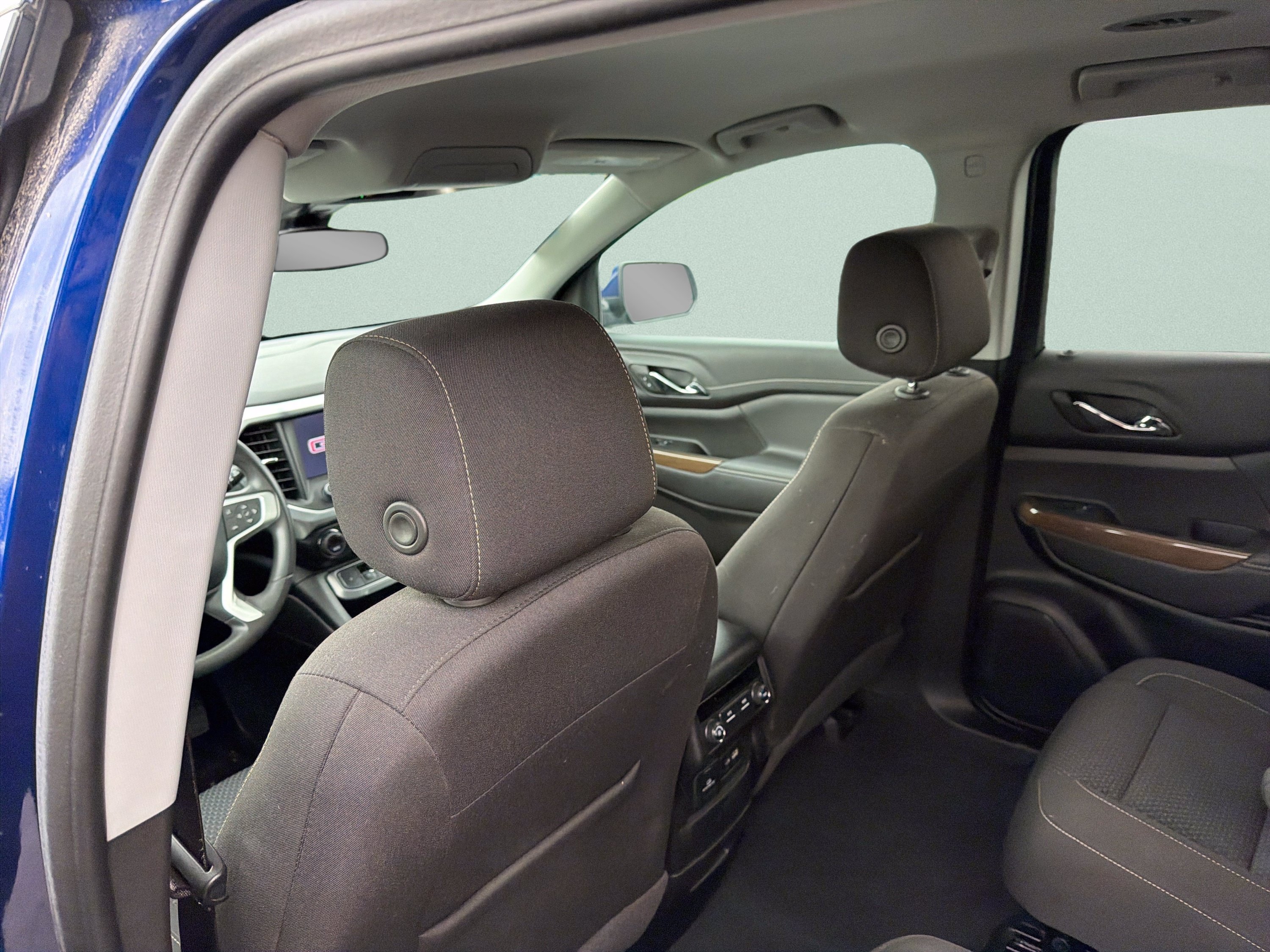 Used 2023 GMC Acadia SLE w/ Driver Convenience Package AWD/4WD image 17