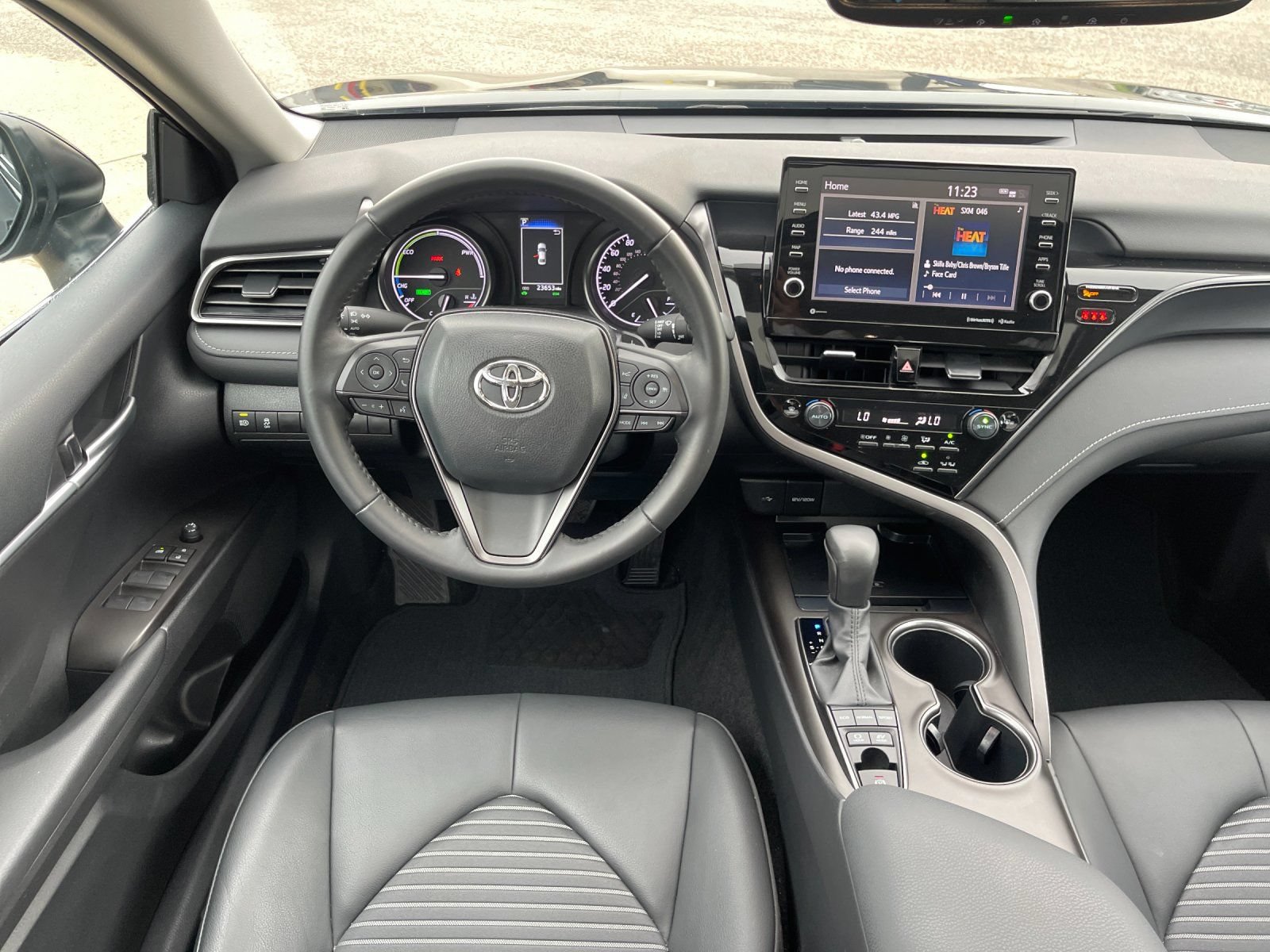 Used 2023 Toyota Camry SE w/ Audio Upgrade Package FWD image 16