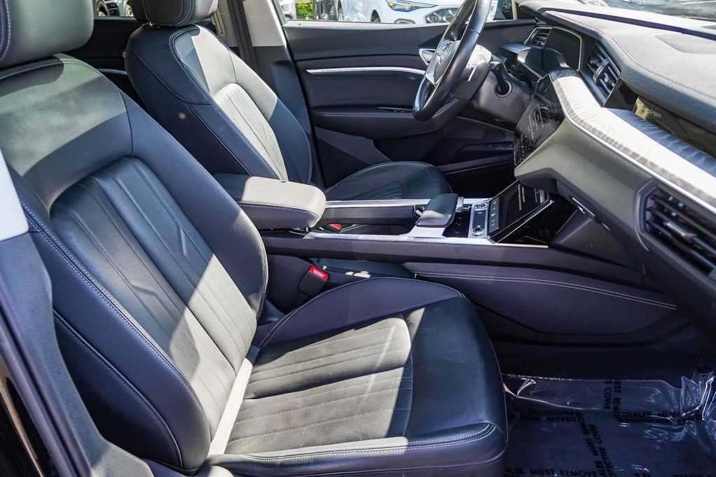 Used 2022 Audi e-tron Premium w/ Convenience Plus Package AWD/4WD image 19