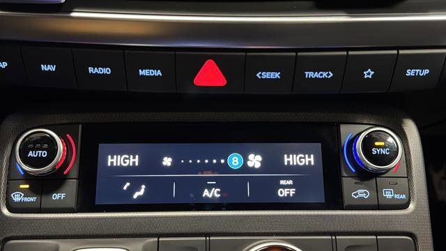 Used 2024 Hyundai Palisade Calligraphy image 19