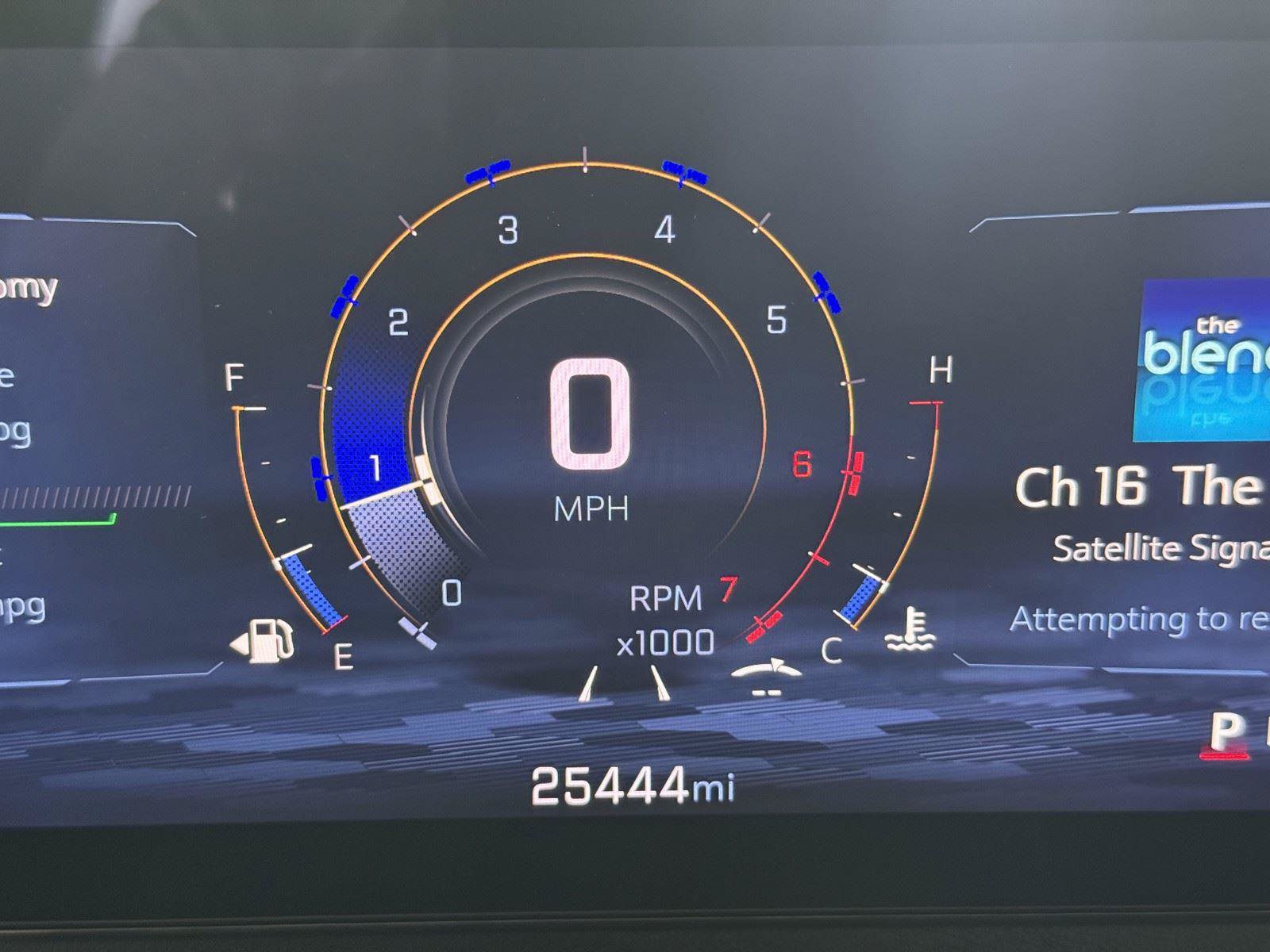 Used 2025 Chevrolet Traverse LT FWD image 12