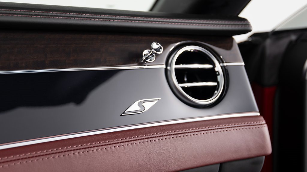 Used 2023 Bentley Continental GT V8 image 20