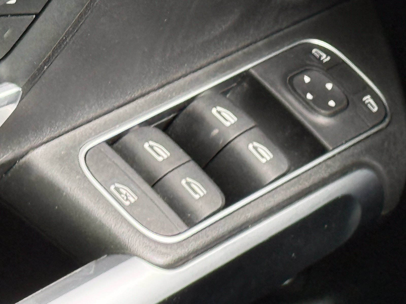 Used 2021 Mercedes-Benz GLB 35 AMG 4MATIC image 37