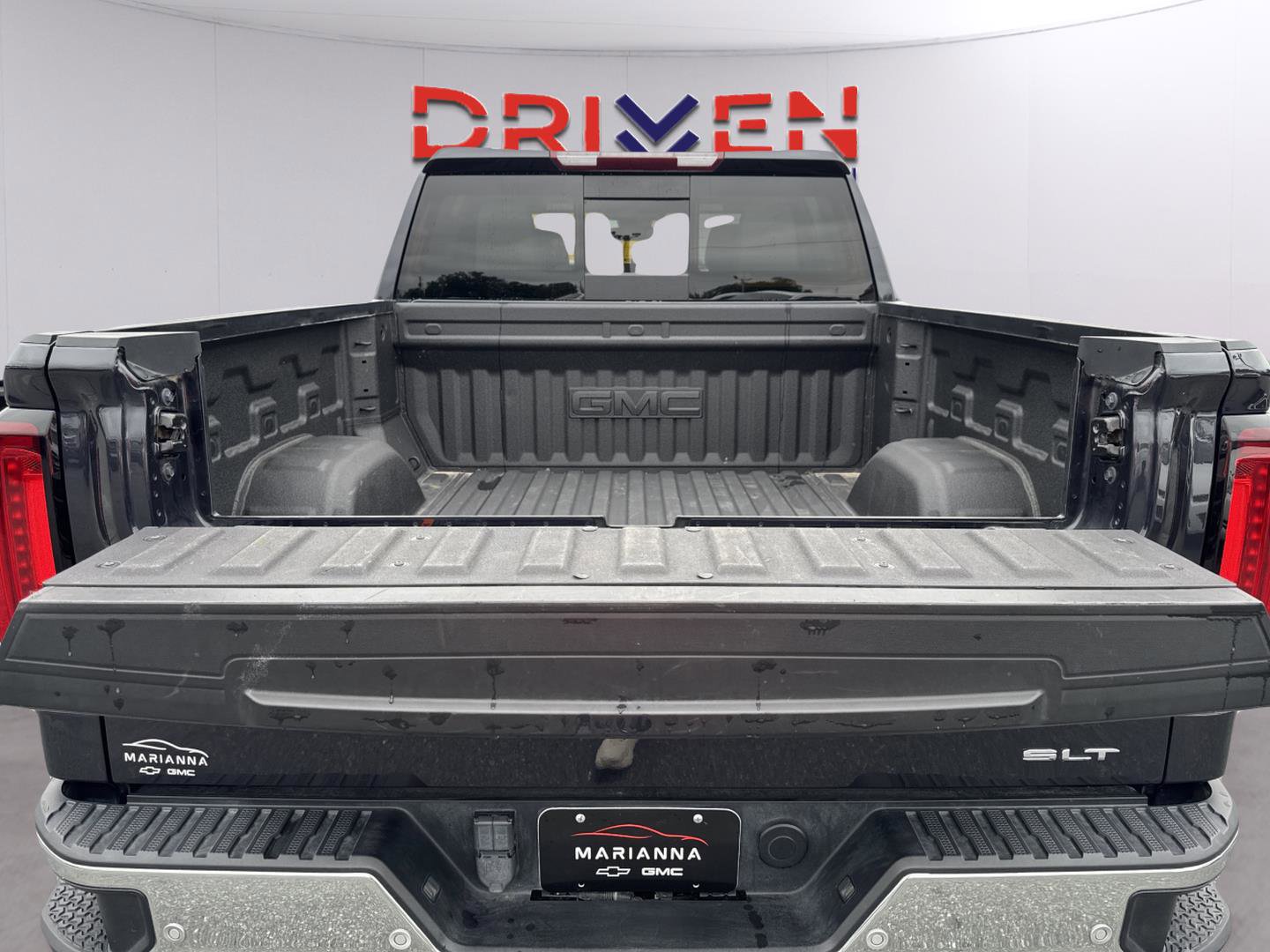 Used 2024 GMC Sierra 1500 SLT w/ SLT Premium Plus Package AWD/4WD image 33