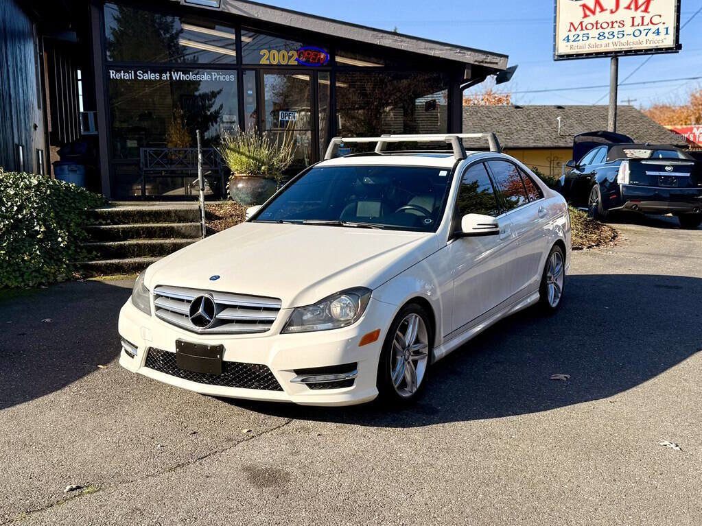 Used 2012 Mercedes-Benz C 300 4MATIC Sedan image 2