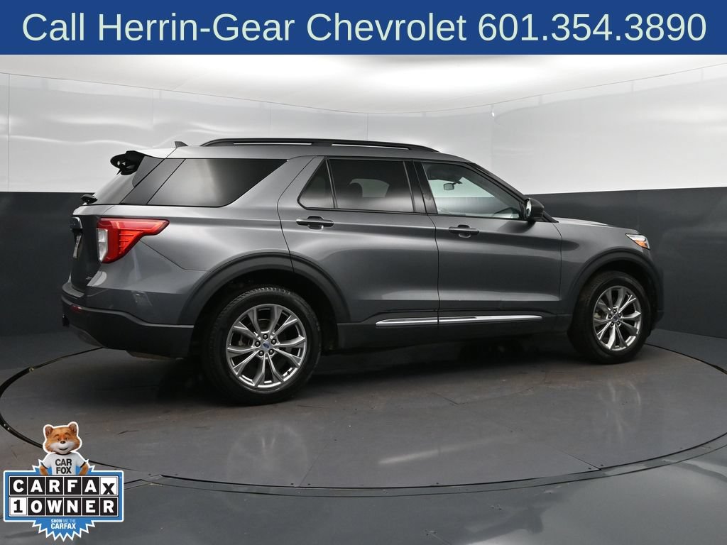 Used 2023 Ford Explorer XLT w/ Equipment Group 202A AWD/4WD image 8