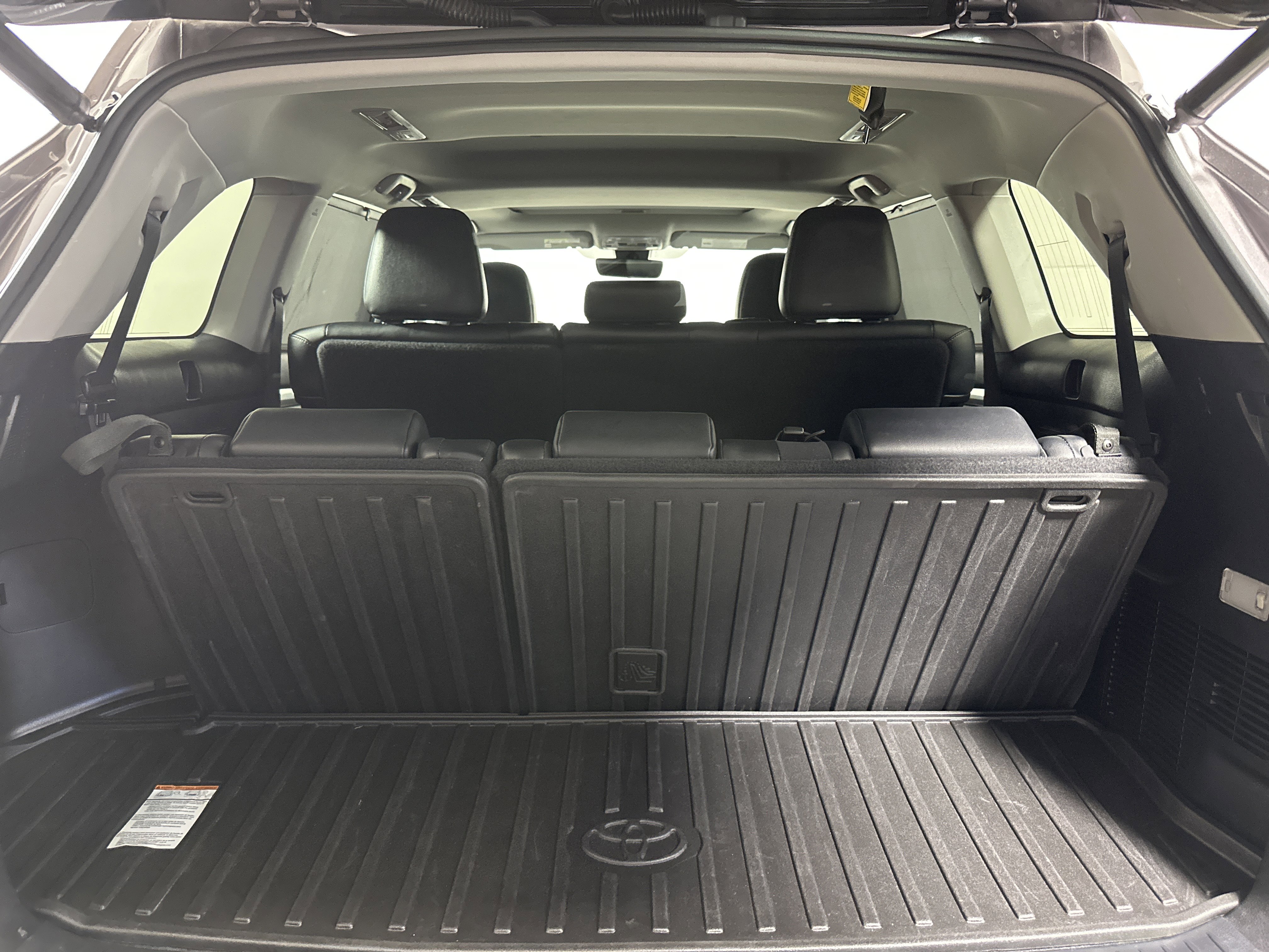Used 2019 Toyota Highlander AWD V6 image 25