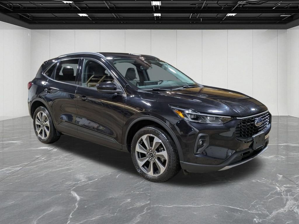 Used 2024 Ford Escape Platinum AWD/4WD image 7