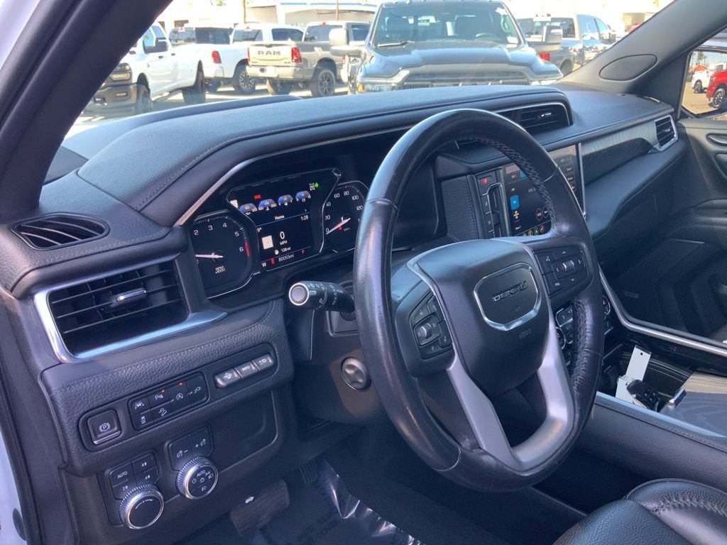 Used 2021 GMC Yukon XL Denali w/ Denali Premium Package image 15