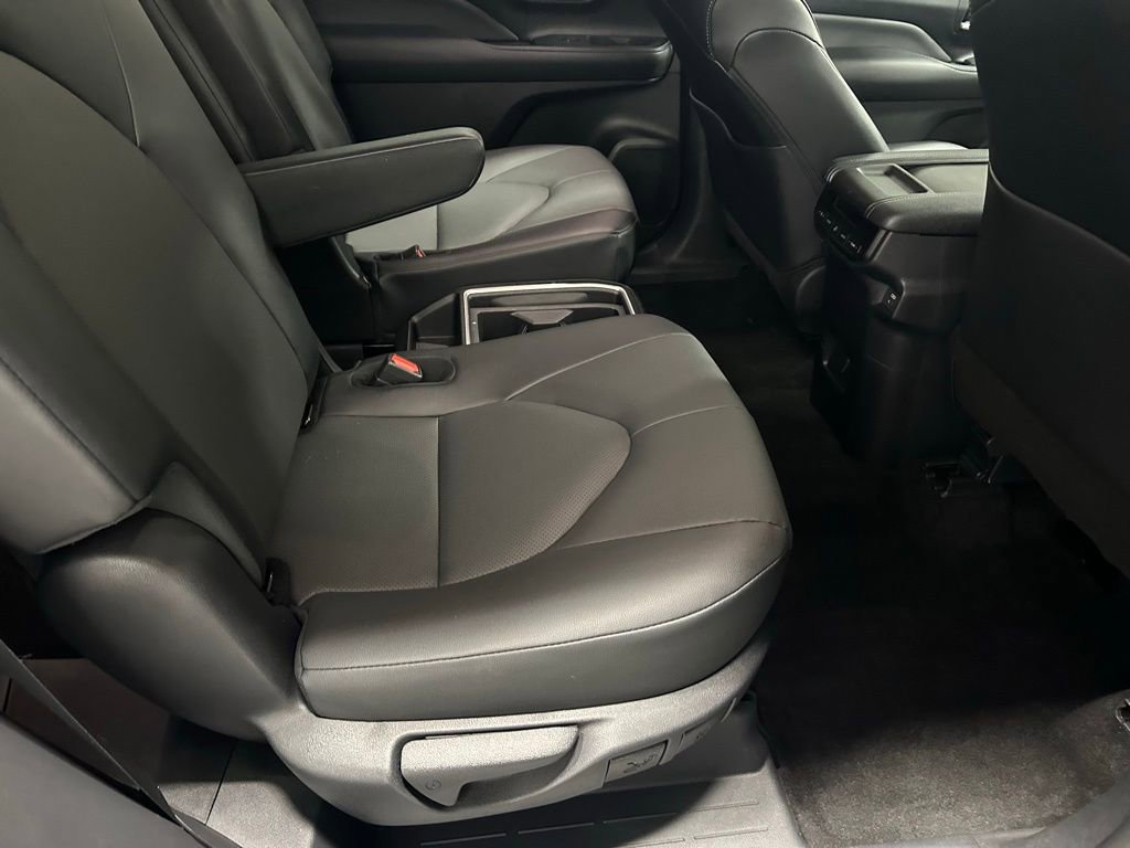 Used 2025 Toyota Grand Highlander AWD image 58